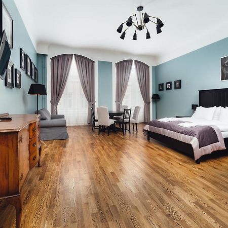 Sherlock Art Hotel Riga Ngoại thất bức ảnh