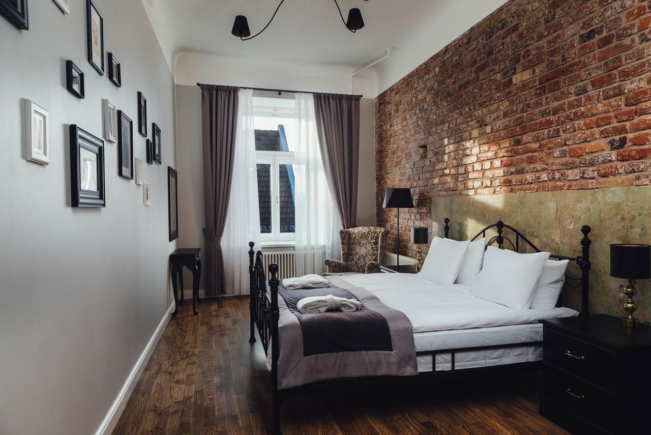 Sherlock Art Hotel Riga Ngoại thất bức ảnh