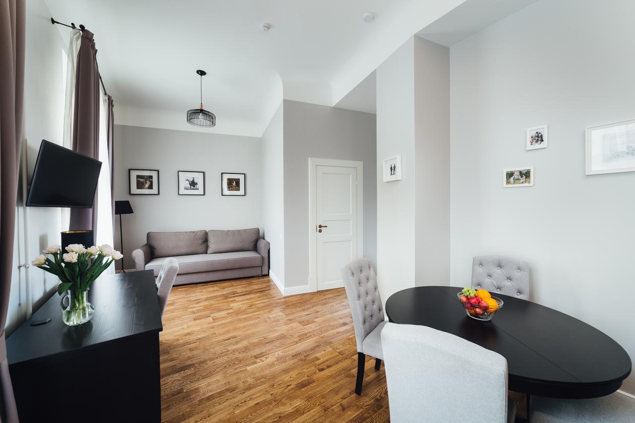 Sherlock Art Hotel Riga Ngoại thất bức ảnh