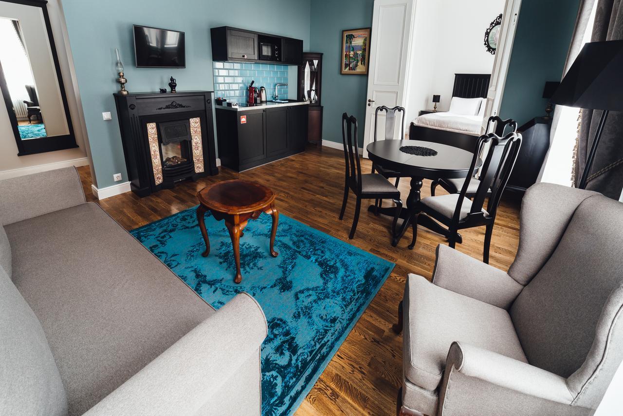Sherlock Art Hotel Riga Ngoại thất bức ảnh