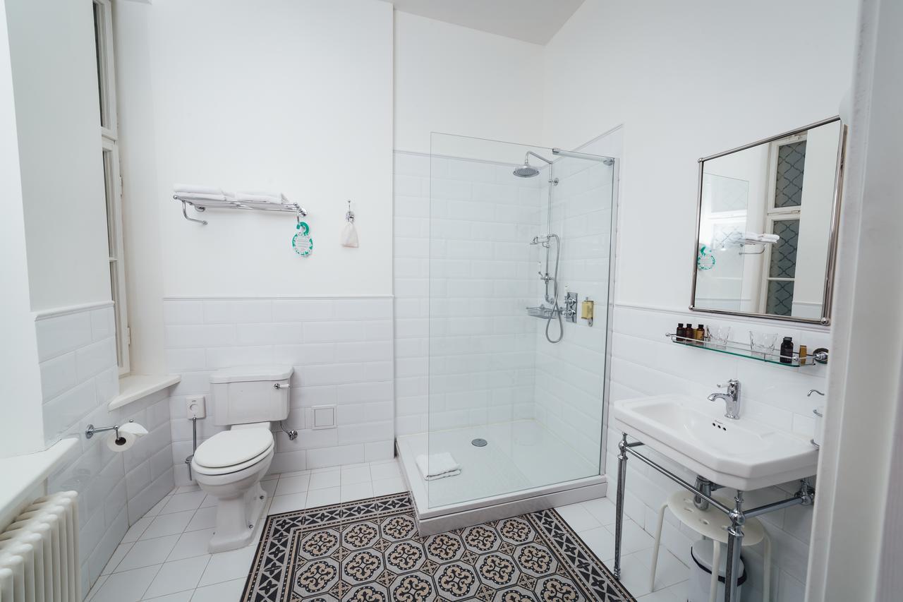 Sherlock Art Hotel Riga Ngoại thất bức ảnh