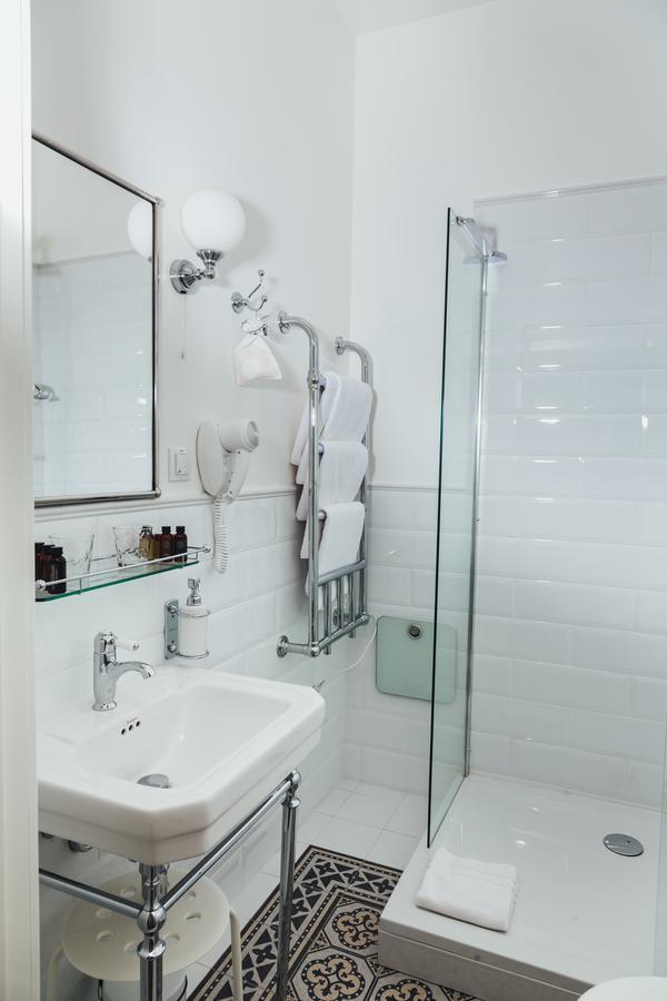 Sherlock Art Hotel Riga Ngoại thất bức ảnh